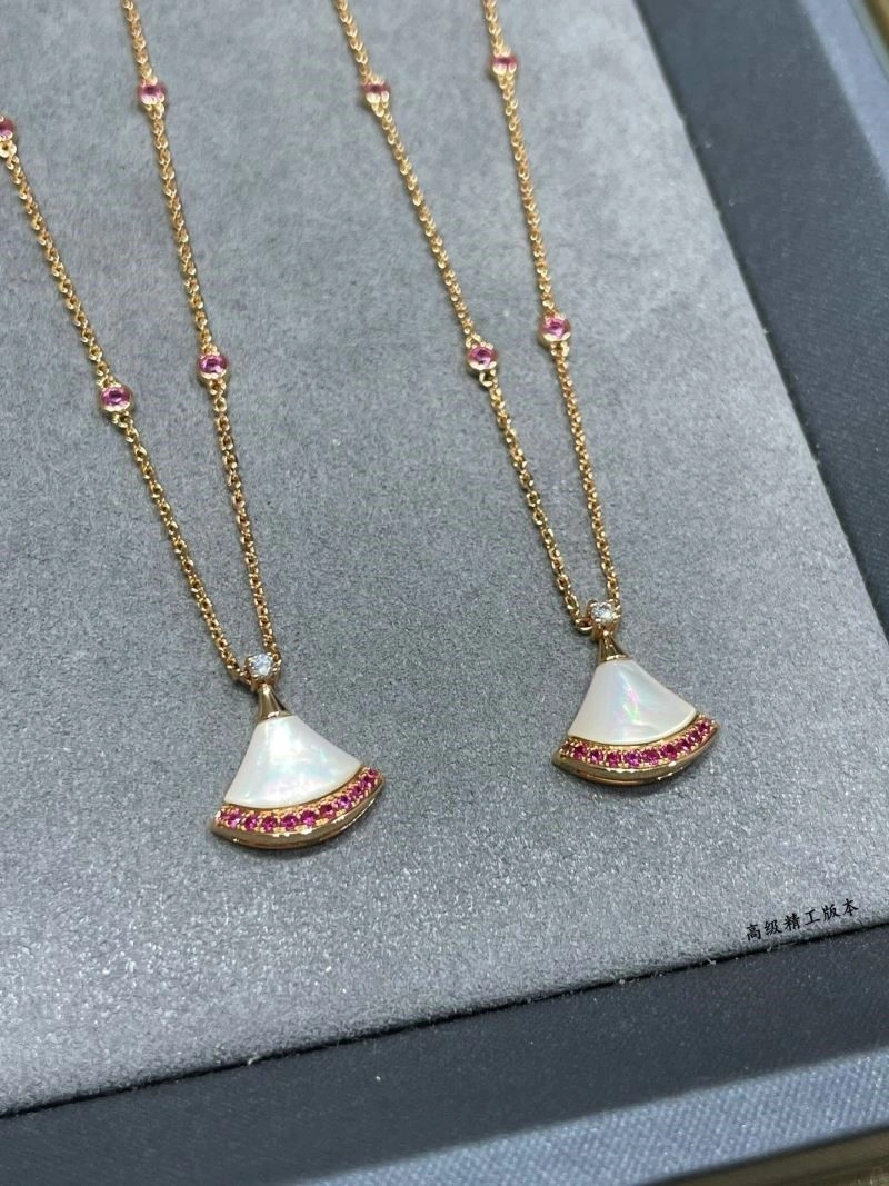 Bvlgari Necklaces Snug 216337