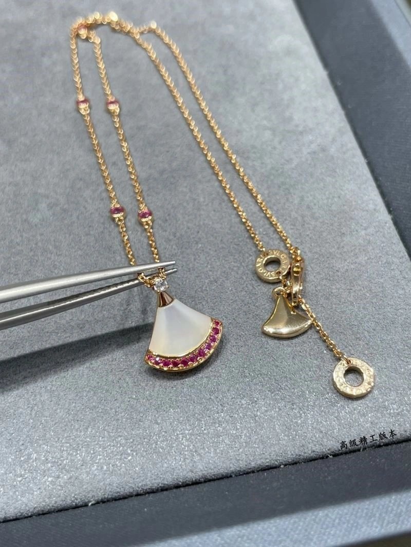 Bvlgari Necklaces Snug 216337