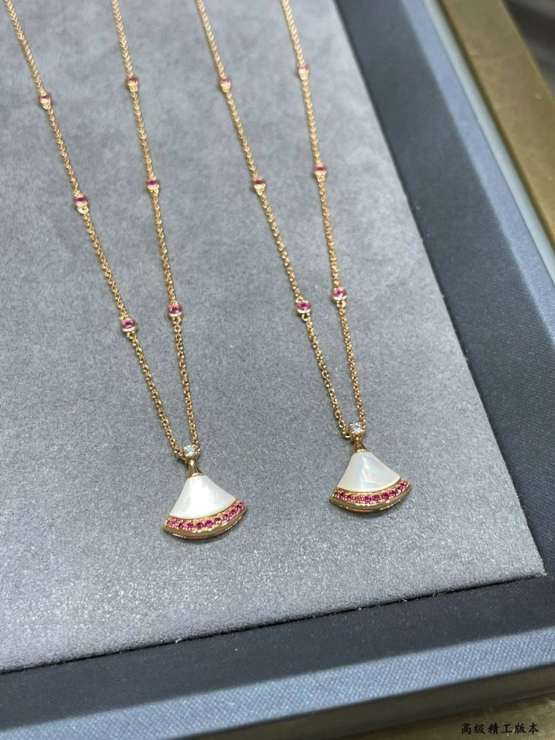 Bvlgari Necklaces Snug 216337