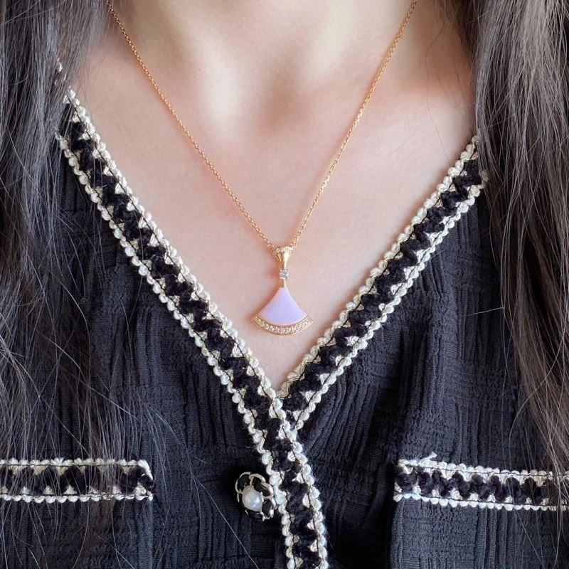 EyeCatching Bvlgari Necklaces 216334
