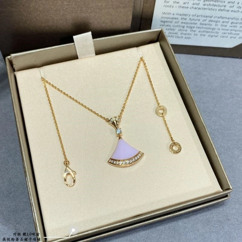 EyeCatching Bvlgari Necklaces 216334