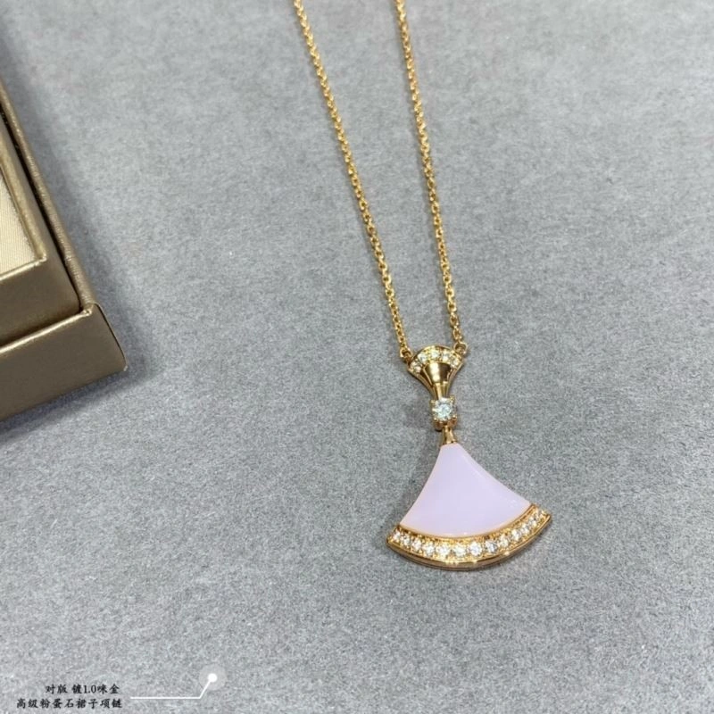 EyeCatching Bvlgari Necklaces 216334