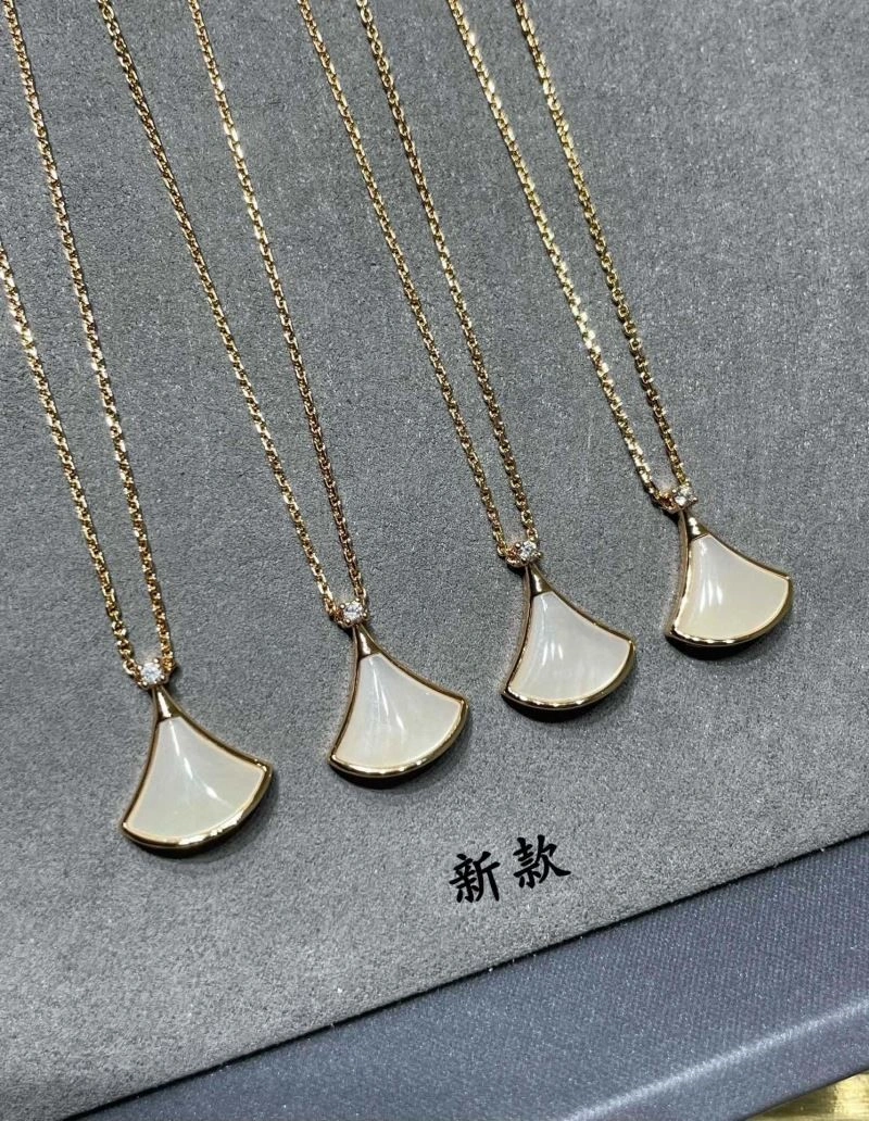 Modern Bvlgari Necklaces 216350