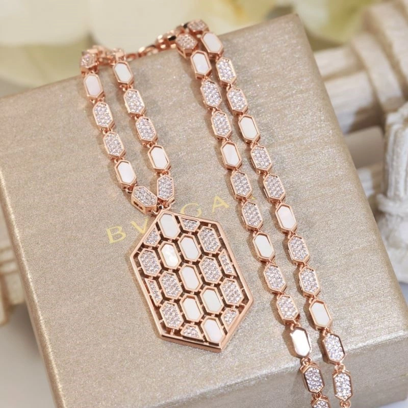 Breathable Bvlgari Necklaces 216242