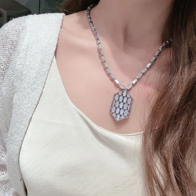 Breathable Bvlgari Necklaces 216242