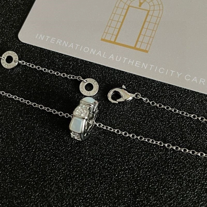 Compact Bvlgari Necklaces 216239