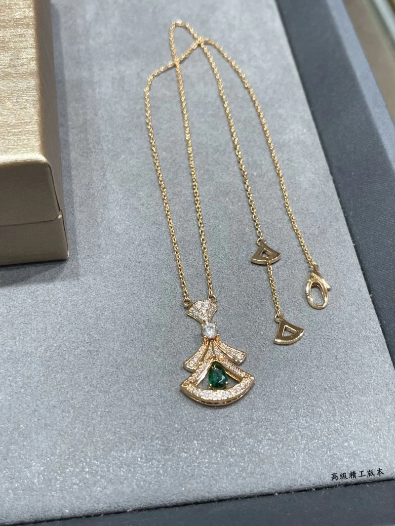 Functional Bvlgari Necklaces 216232