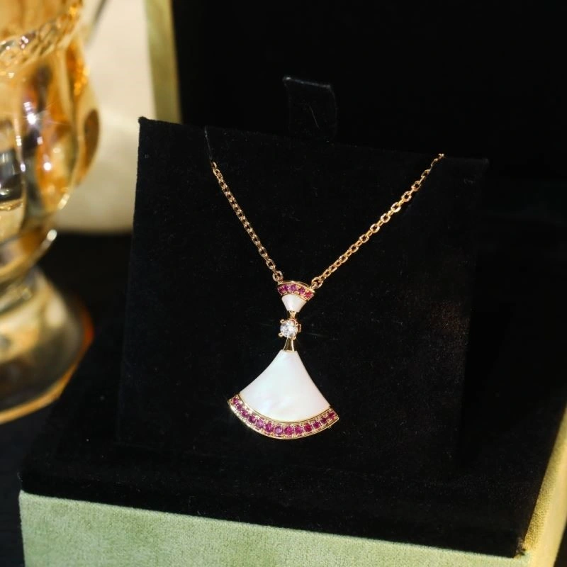 Bvlgari Necklaces Refined 216151