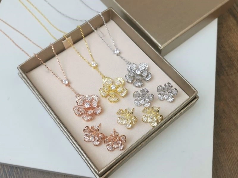 Trendsetting Bvlgari Necklaces 216150