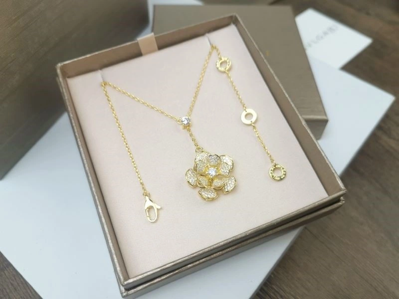 Trendsetting Bvlgari Necklaces 216150