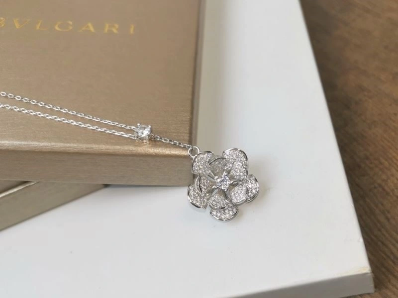 Trendsetting Bvlgari Necklaces 216150
