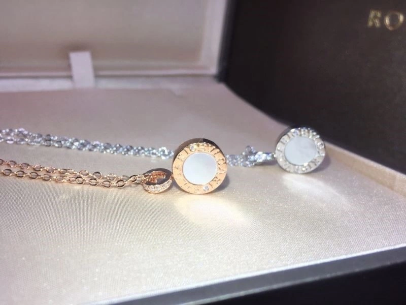 Bvlgari Necklaces Refined 216131