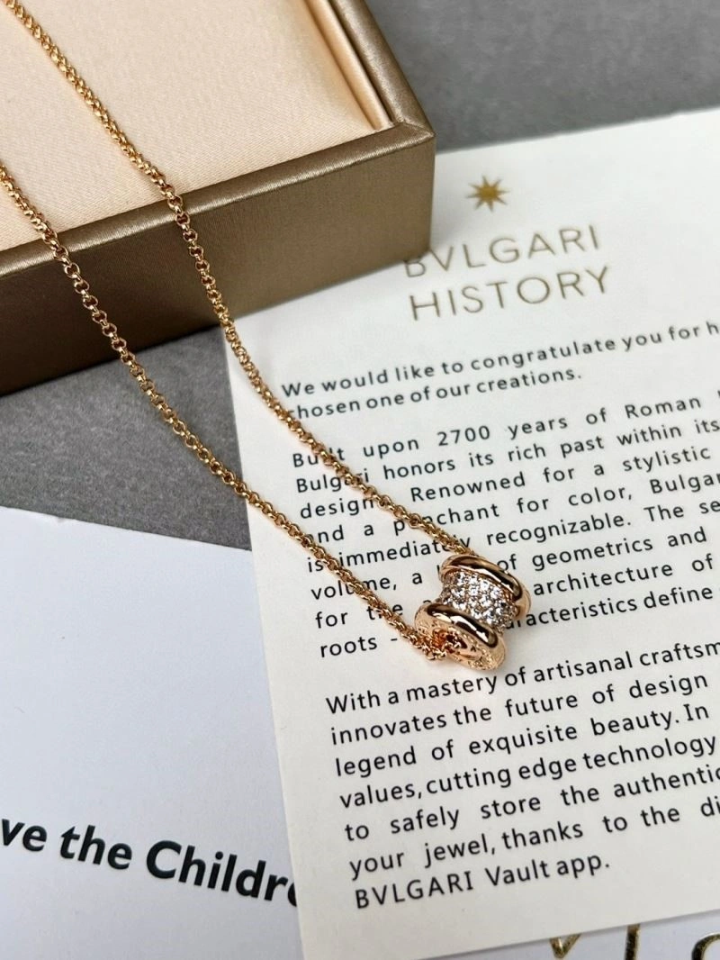 UrbanChic Bvlgari Necklaces 216129