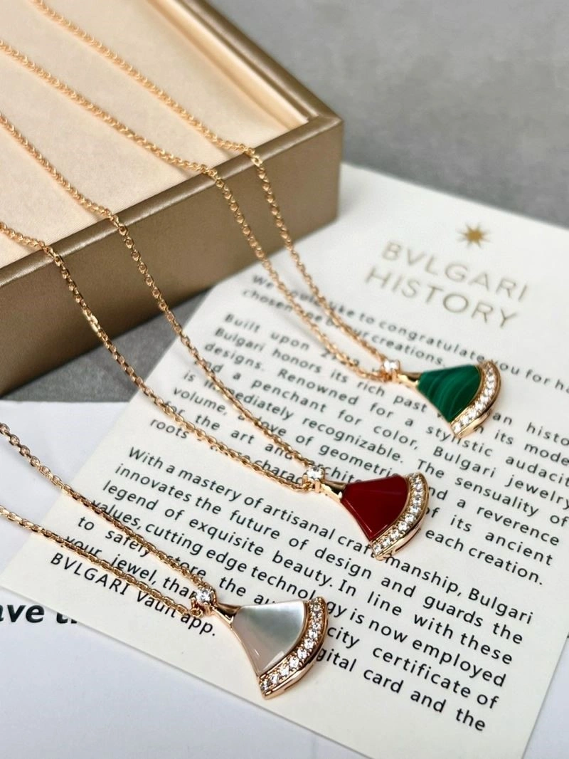 UrbanChic Bvlgari Necklaces 216124