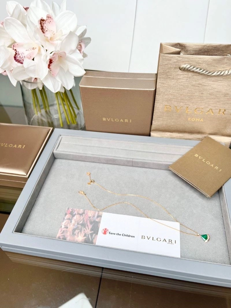 UrbanChic Bvlgari Necklaces 216124