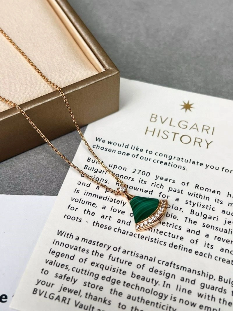 UrbanChic Bvlgari Necklaces 216124
