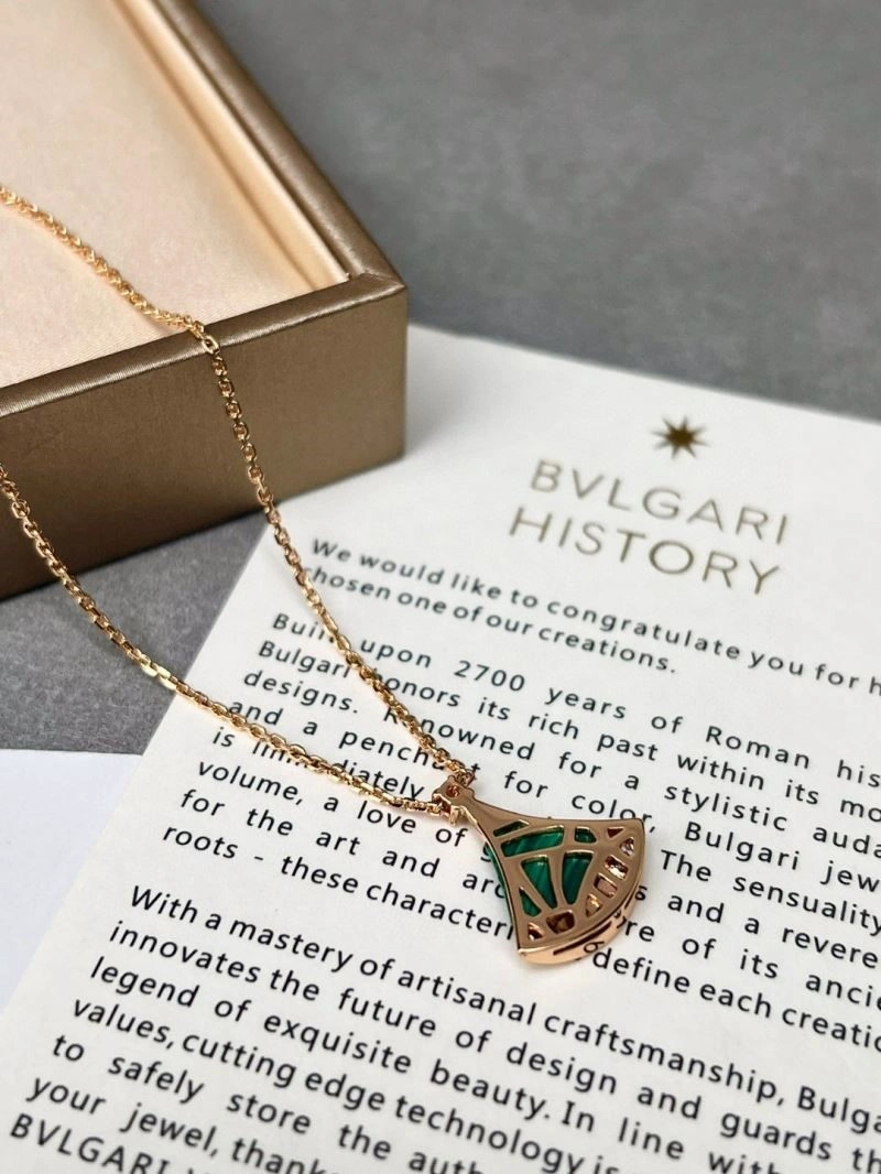 UrbanChic Bvlgari Necklaces 216124