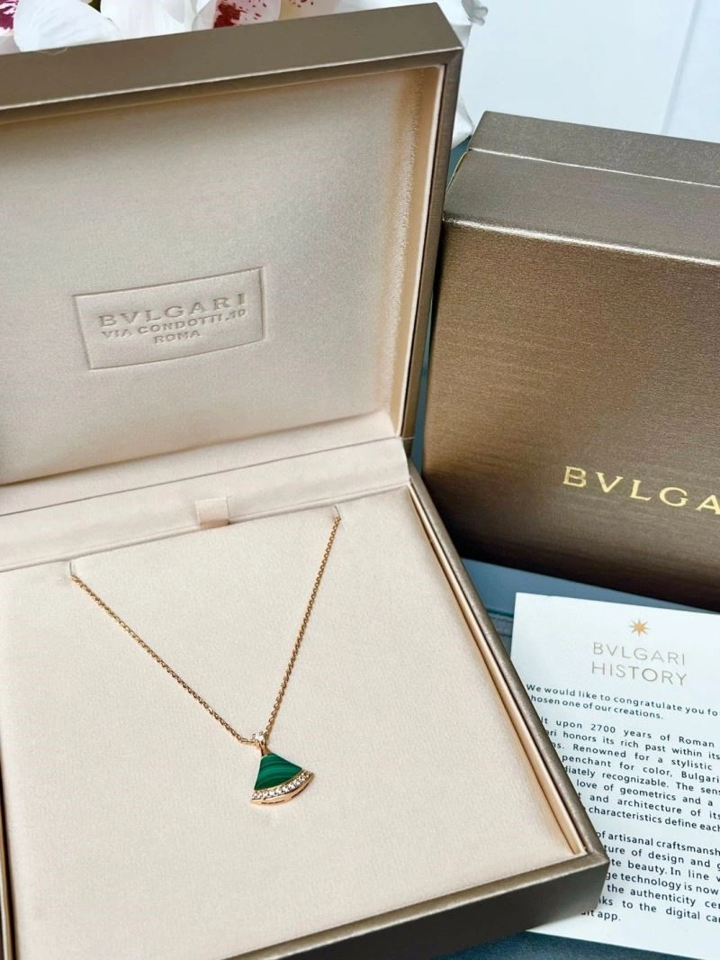 UrbanChic Bvlgari Necklaces 216124