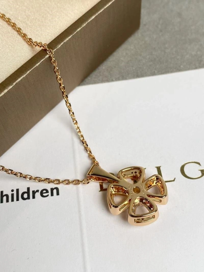EyeCatching Bvlgari Necklaces 216115