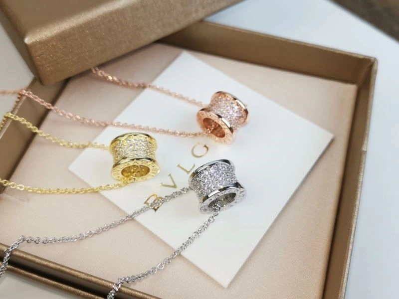 Effortless Bvlgari Necklaces 216037