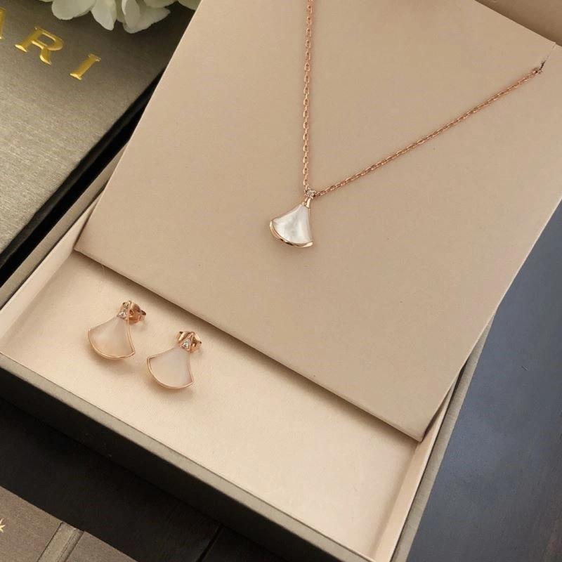 Unique Bvlgari Necklaces 216029