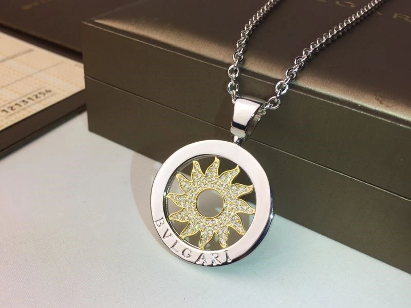 Bvlgari Necklaces Sporty 216046