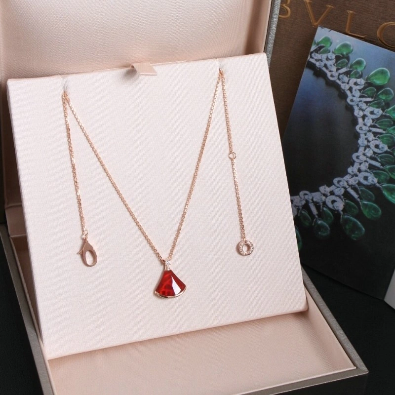 Trendsetting Bvlgari Necklaces 215888