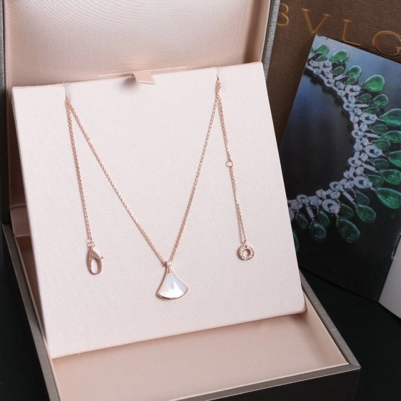 Trendsetting Bvlgari Necklaces 215888