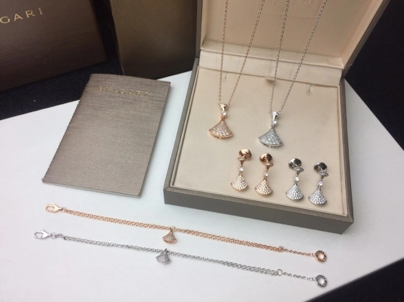 Bvlgari Necklaces Reliable 215876