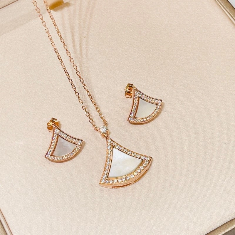 Bvlgari Necklaces Vibrant 215859