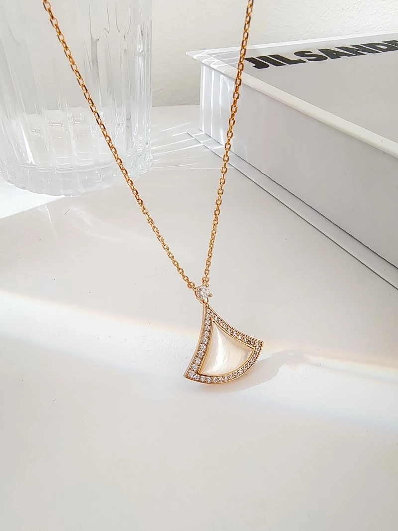 ModernLook Bvlgari Necklaces 215829