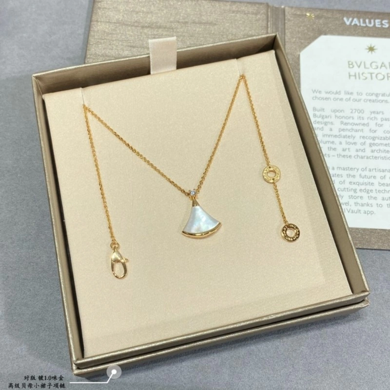 Bvlgari Necklaces Refined 215816