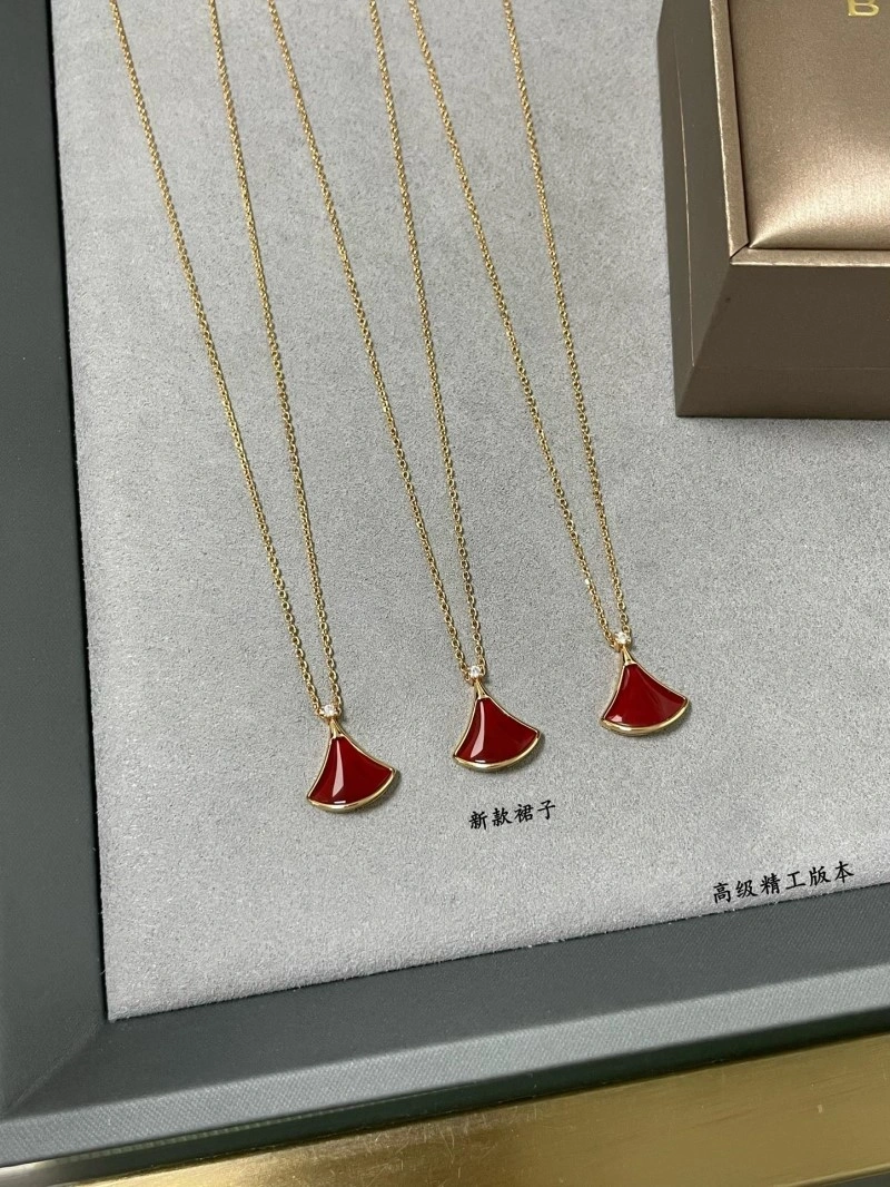 Bvlgari Necklaces Sleek 215810