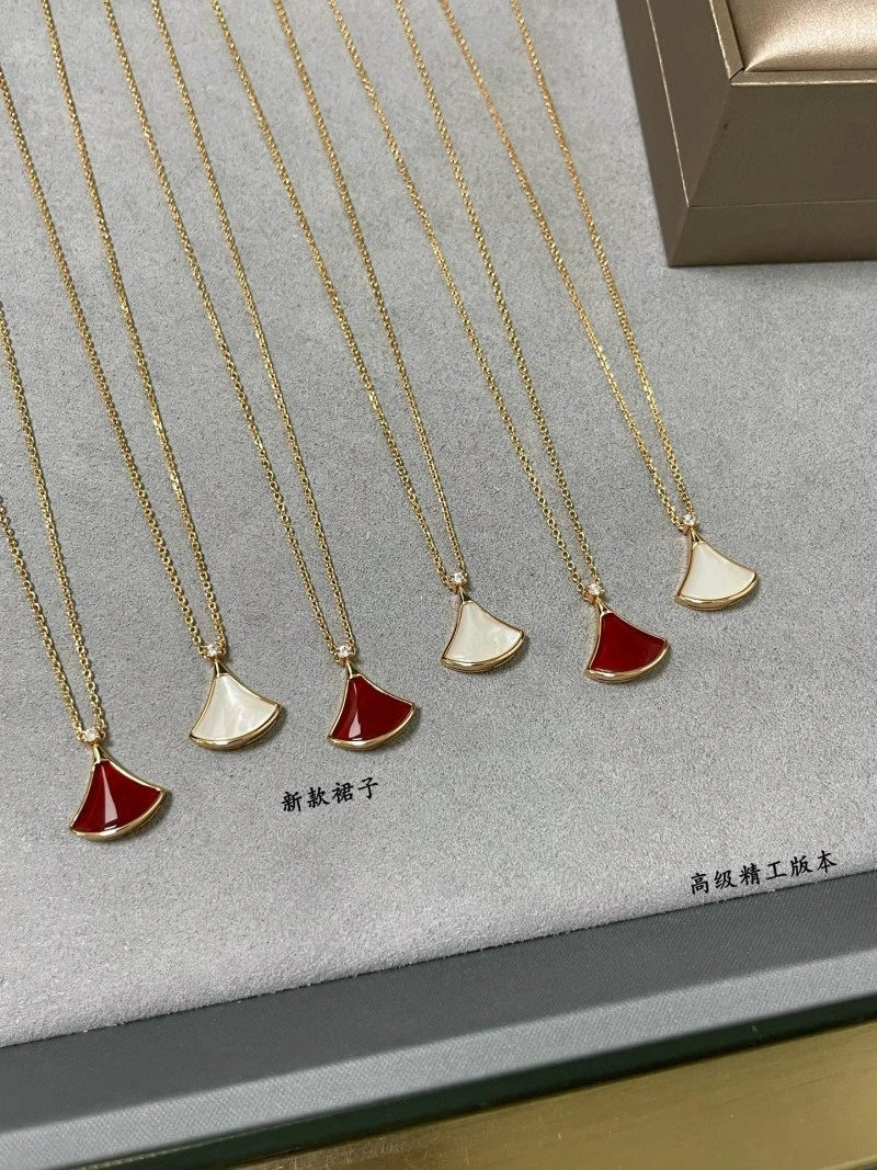 Bvlgari Necklaces Sleek 215810