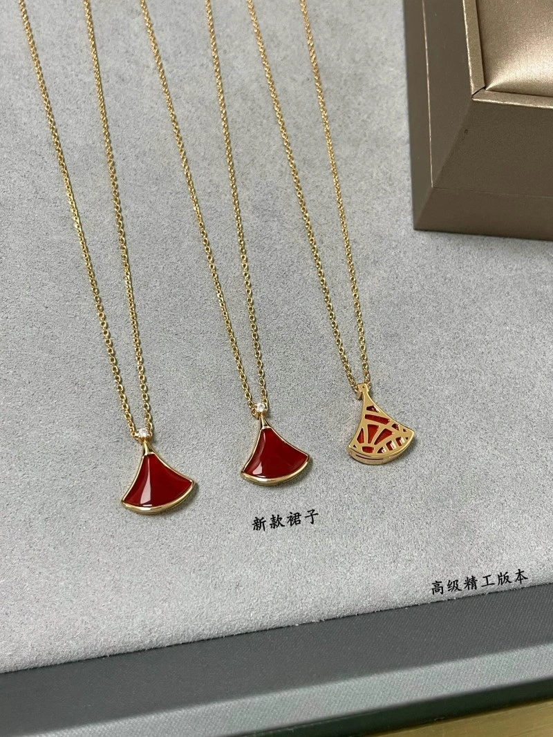 Bvlgari Necklaces Sleek 215810