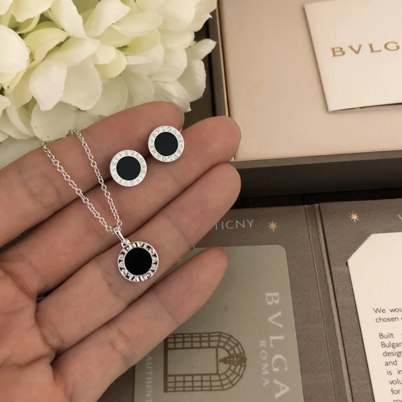 Neat Bvlgari Necklaces 215804