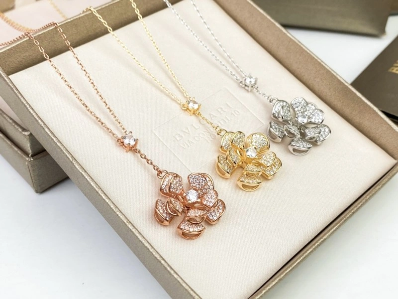 Youthful Bvlgari Necklaces 215817
