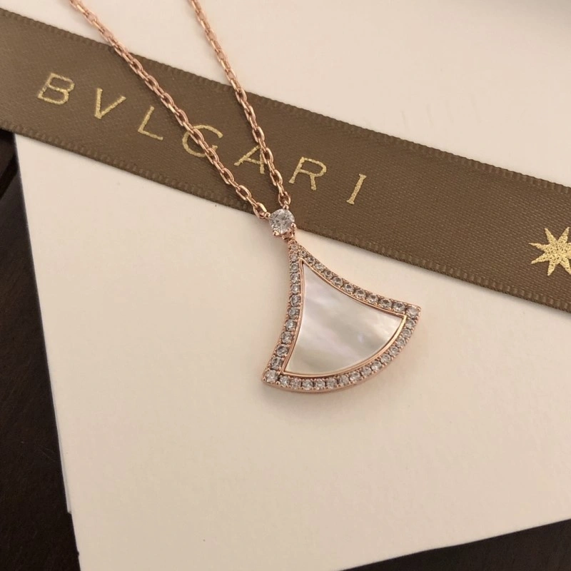 Comfortable Bvlgari Necklaces 215807