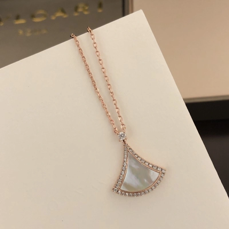 Comfortable Bvlgari Necklaces 215807