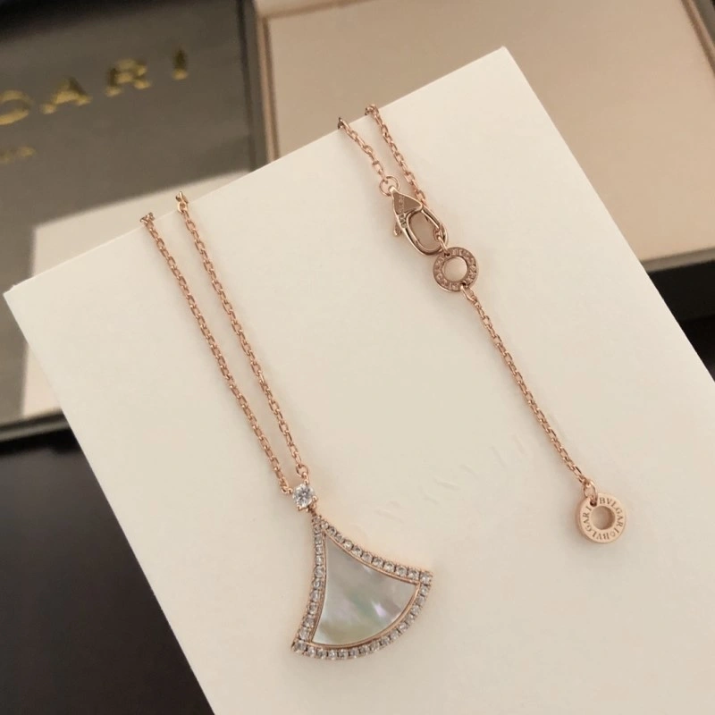 Comfortable Bvlgari Necklaces 215807