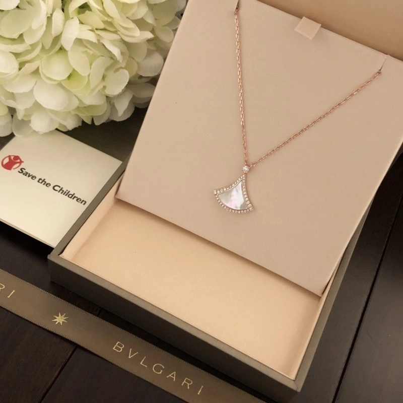 Comfortable Bvlgari Necklaces 215807