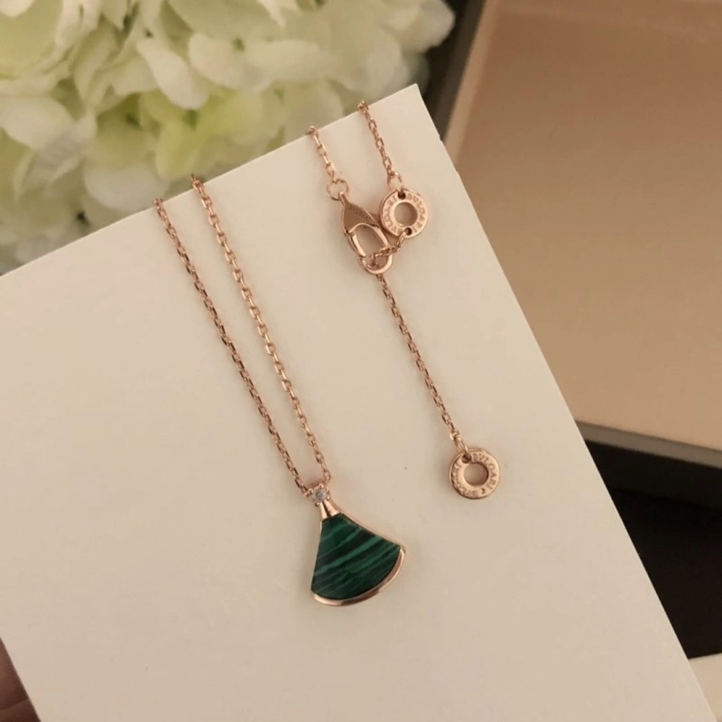 Lightweight Bvlgari Necklaces 215799