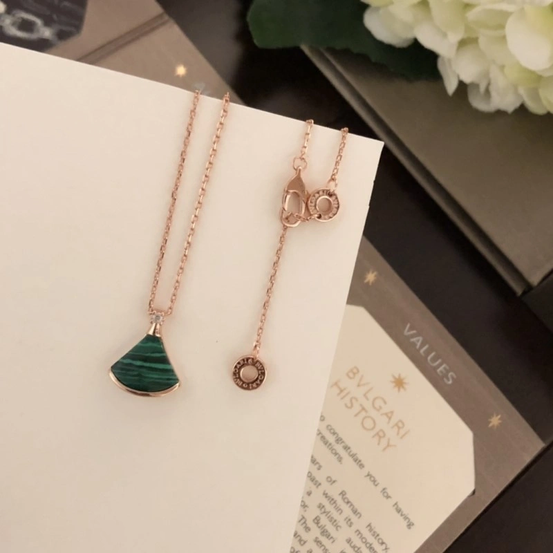 Lightweight Bvlgari Necklaces 215799