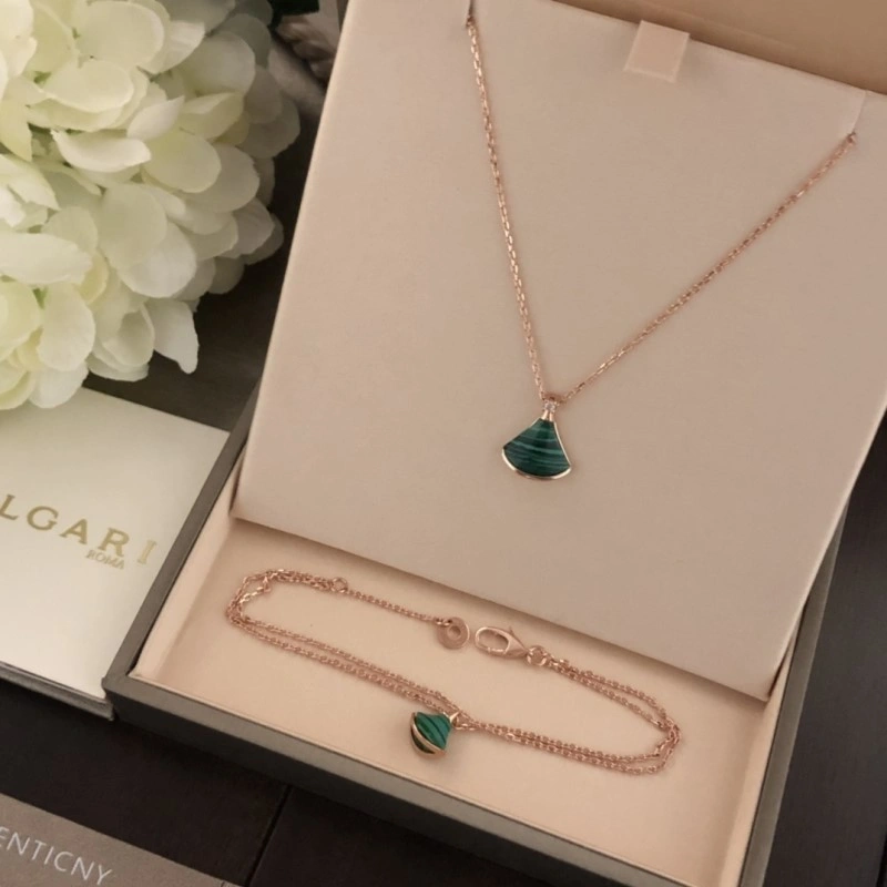 Lightweight Bvlgari Necklaces 215799