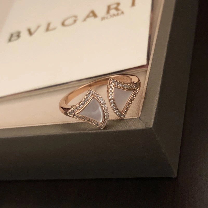 Sleek Bvlgari Rings 215791