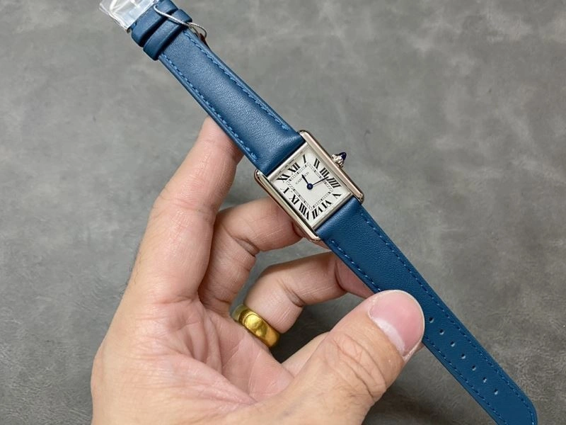 Packable CARTIER Watches 181032