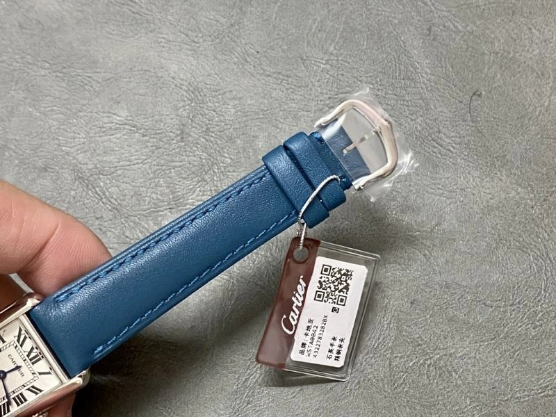 Packable CARTIER Watches 181032