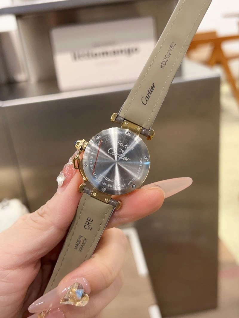 Contemporary CARTIER Watches 181009