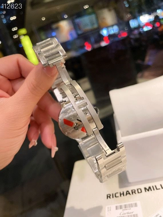 Chic CARTIER Watches 180927