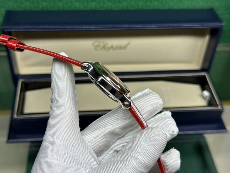 Supportive CARTIER Watches 180810